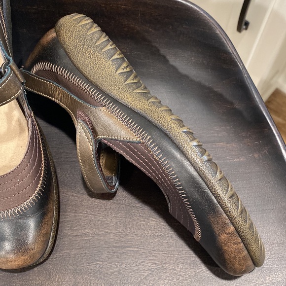 Naot mary Jane style shoes - Picture 3 of 8